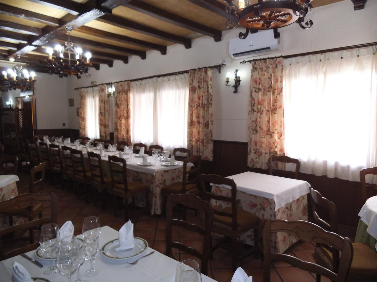 Hostal Los Galgos Yepes Exteriér fotografie