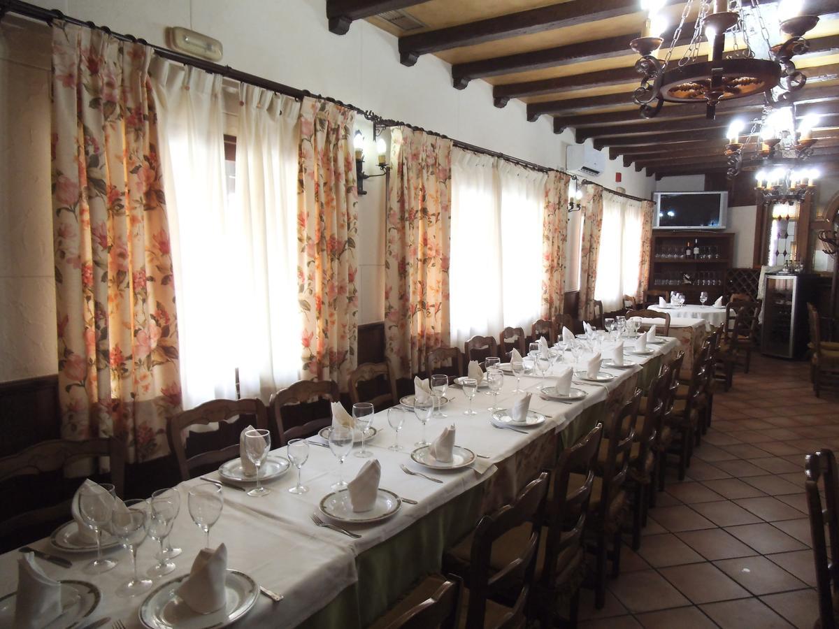 Hostal Los Galgos Yepes Exteriér fotografie