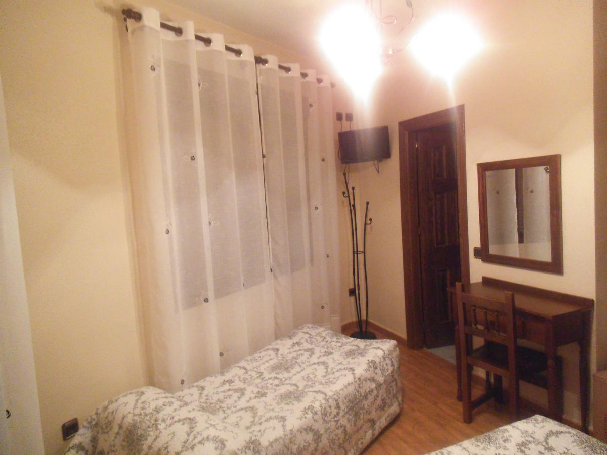 Hostal Los Galgos Yepes Exteriér fotografie