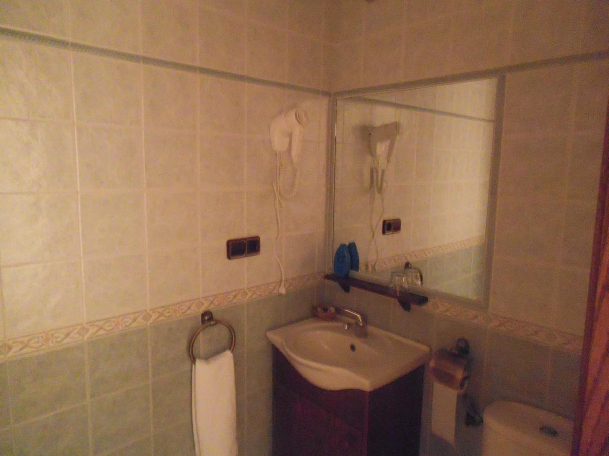 Hostal Los Galgos Yepes Exteriér fotografie