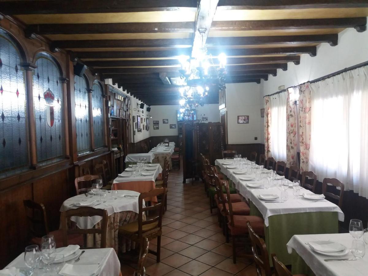 Hostal Los Galgos Yepes Exteriér fotografie